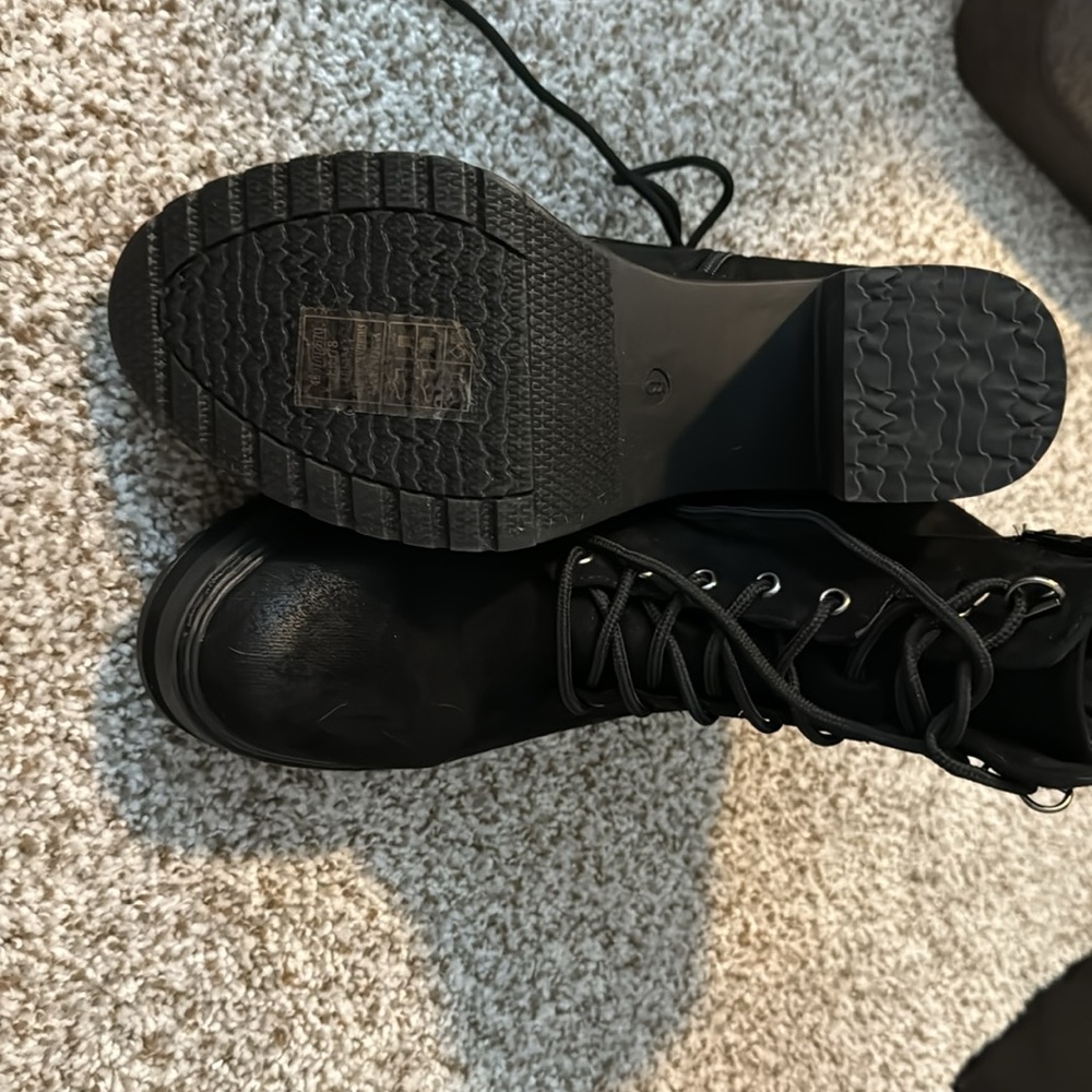Boots - Picture 3 of 3